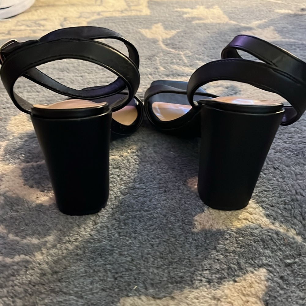 Target heels - Picture 4 of 5